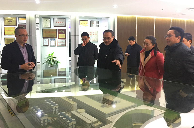 吴主席一行了解和关切康冠公司园区建设