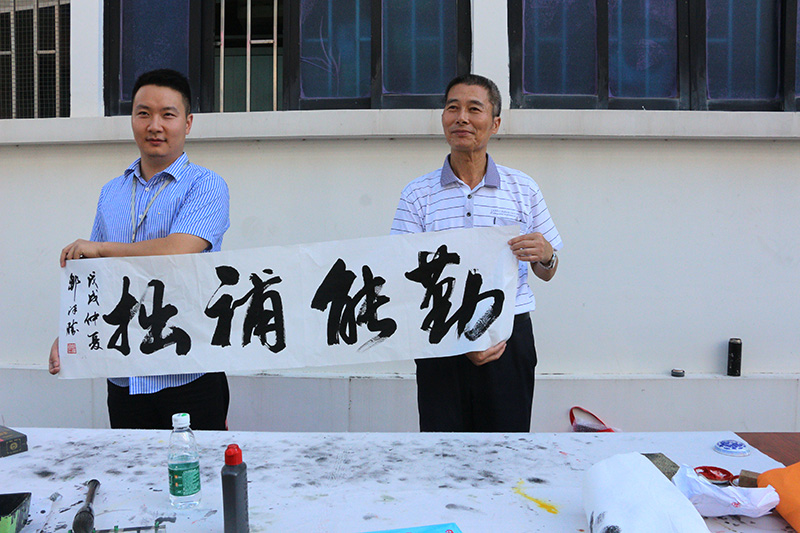 康冠公司成功举办第一届“关爱生命，奉献爱心”无偿献血活动