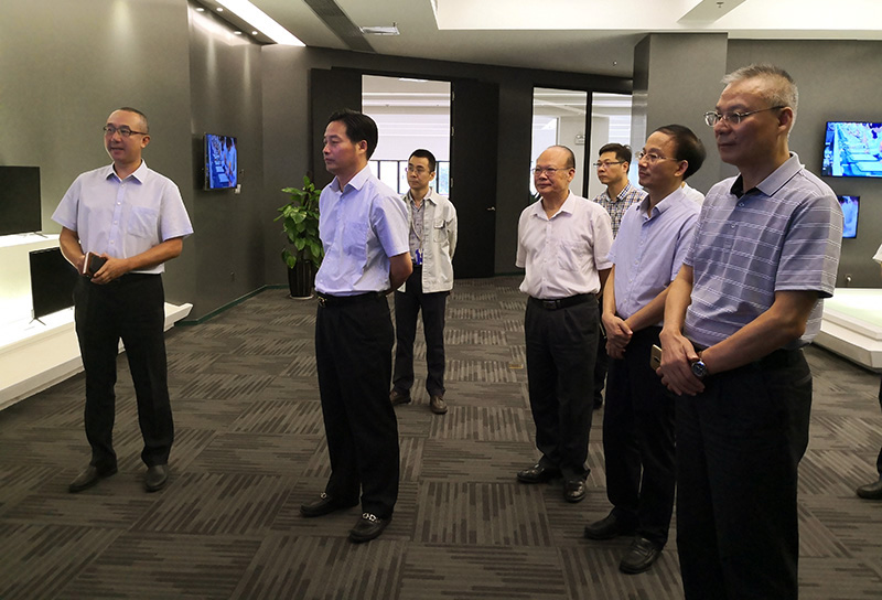 仲恺区委书记杨鹏飞一行莅临康冠惠南工厂调研